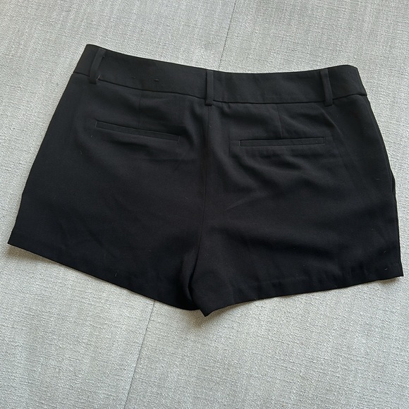 Express shorts - Picture 4 of 9